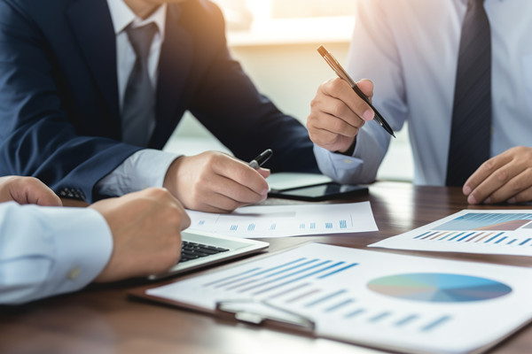 市場調(diào)研與分析：深入了解市場，發(fā)現(xiàn)商機(jī)