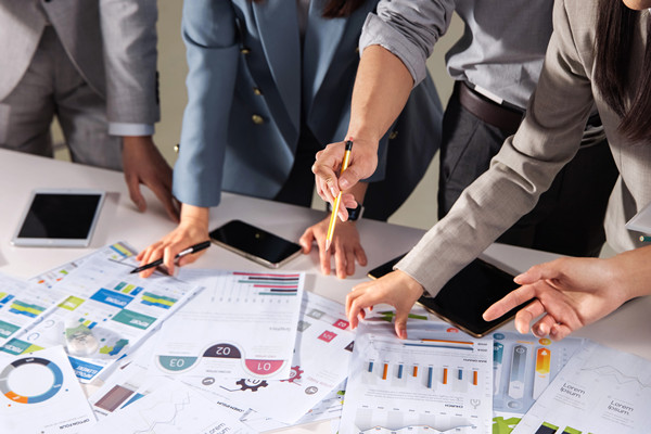 集團(tuán)管控中的決策權(quán)分配：原則、方法與優(yōu)化策略