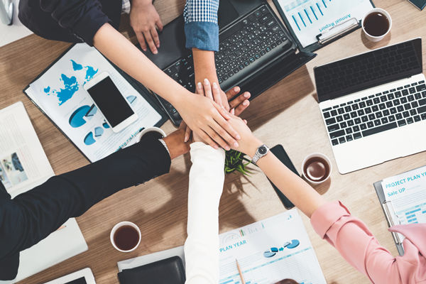 員工薪酬的確定與評估：公平、激勵(lì)與績效的結(jié)合