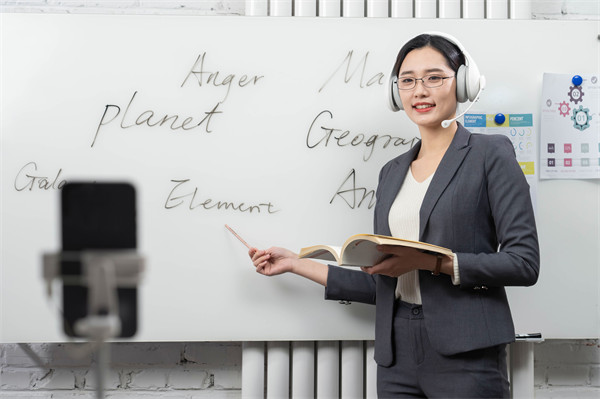 品牌數(shù)字化：借助數(shù)字技術(shù)，創(chuàng)新品牌營(yíng)銷模式