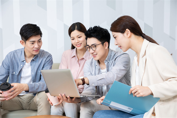 薪酬與員工發(fā)展：促進(jìn)員工成長，提高工作動力