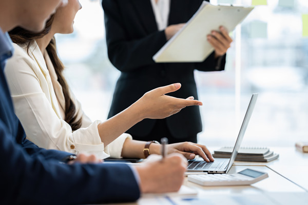 創(chuàng)新集團(tuán)管控模式，提升企業(yè)運(yùn)營效率，創(chuàng)造更大價(jià)值