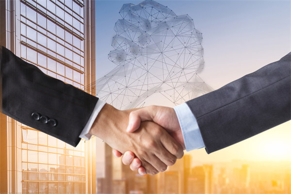 如何根據(jù)企業(yè)戰(zhàn)略調(diào)整組織架構(gòu)以支持未來發(fā)展？