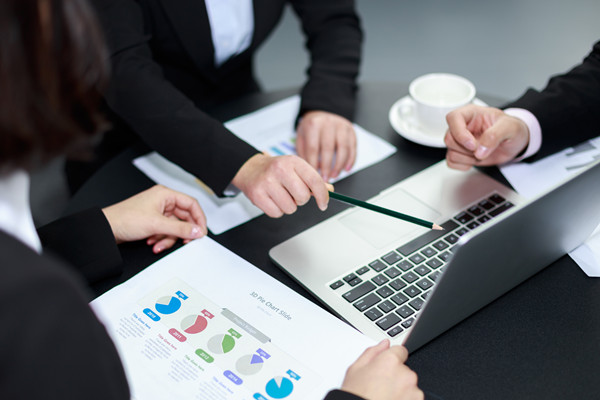 預(yù)算管理中的風(fēng)險評估與應(yīng)對策略有哪些？