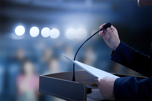 績效管理中，如何有效反饋以促進(jìn)員工持續(xù)改進(jìn)與成長？