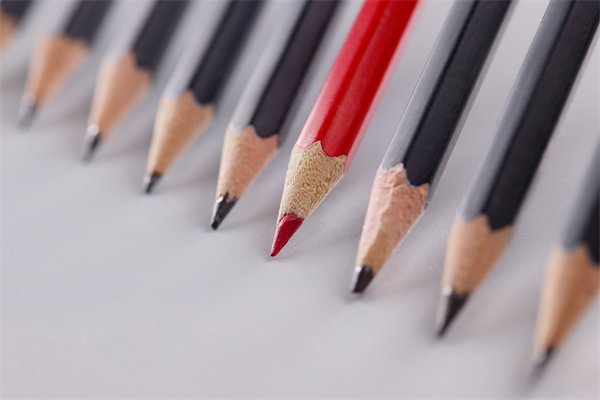 如何精準(zhǔn)定位市場(chǎng)，提升品牌差異化競(jìng)爭(zhēng)力？