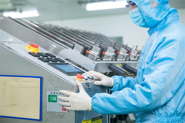 面對(duì)市場(chǎng)波動(dòng)，精益生產(chǎn)如何靈活調(diào)整生產(chǎn)計(jì)劃？