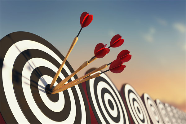 制定年度預(yù)算時，如何兼顧創(chuàng)新投入與成本控制？