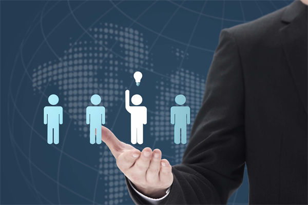 制定年度經(jīng)營計劃時，如何平衡創(chuàng)新與風(fēng)險？