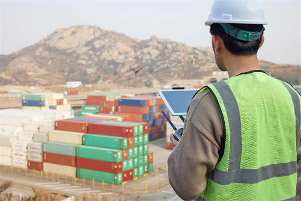 供應(yīng)鏈管理中，如何確保供應(yīng)鏈透明度與安全性？