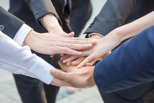 跨部門協(xié)作時，如何公平地衡量和評估每個人的績效？