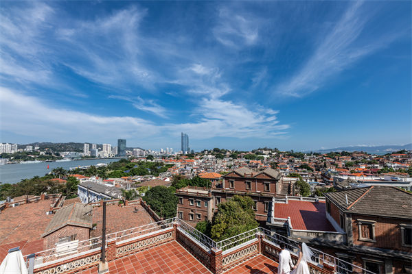 廈門企業(yè)深陷同質(zhì)化競(jìng)爭(zhēng)泥沼，廈門戰(zhàn)略咨詢公司如何助力破局？