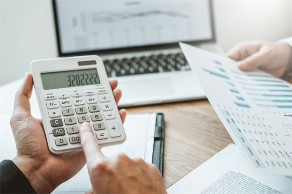 預(yù)算管理不善，會(huì)給企業(yè)帶來(lái)哪些潛在的財(cái)務(wù)風(fēng)險(xiǎn)？