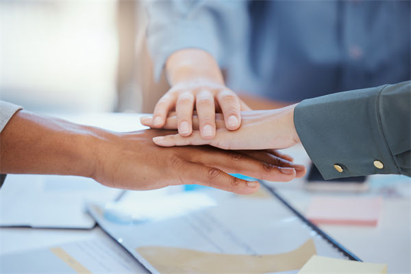 跨文化管理對企業(yè)全球化戰(zhàn)略實施的影響及應對策略？