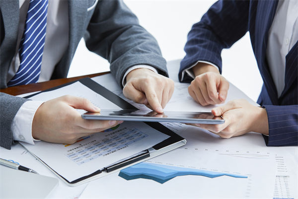 數(shù)字化轉(zhuǎn)型推進阻力重重、員工抵觸，怎樣快速落地？