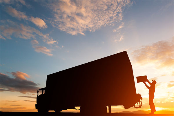 快遞員入職京東13年工資共100多萬，其他企業(yè)怎么看？