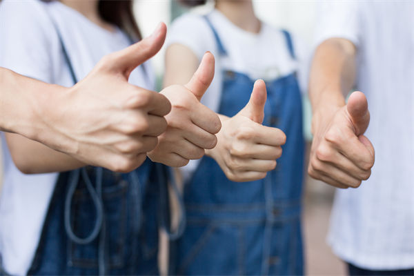 企業(yè)文化標(biāo)語掛滿墻，為何員工依然缺乏認(rèn)同感？