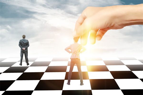 把頂層設(shè)計和問計于民統(tǒng)一起來，對企業(yè)戰(zhàn)略的啟示