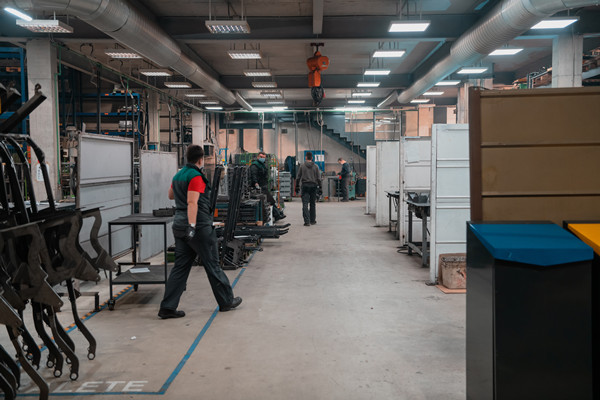 汽配行業(yè)人力資源管理咨詢服務(wù)機(jī)構(gòu)，車間技工流失率怎么降？